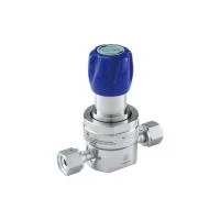 Регулятор AMFLO UHP AU23 Материал: Код SH (Body-SUS316L VAR; Poppet, Nozzle,Diaphragm, Gland-Hastelloy®C-22,Seat: PCTFE) ; Поверхность 0.25 um; 4х портовый, вх. давл. 206 бар, CV-0.9